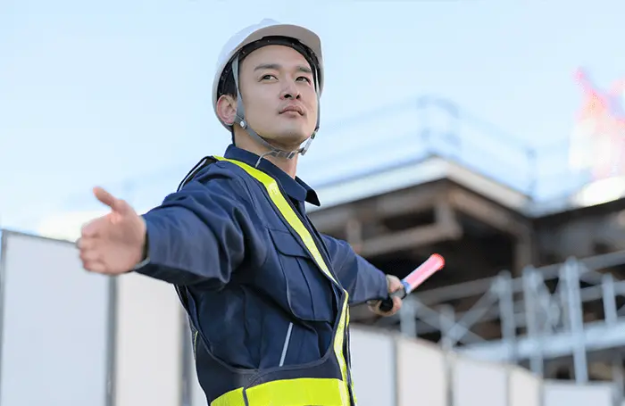 60代も多数在籍中✨駐車場案内スタッフ